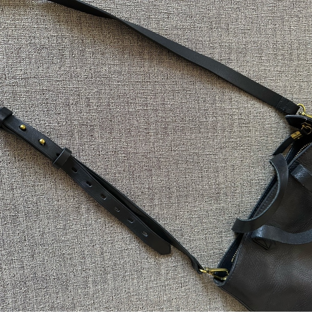 VGUC Madewell black zip-top transport crossbody bag - Picture 12 of 14